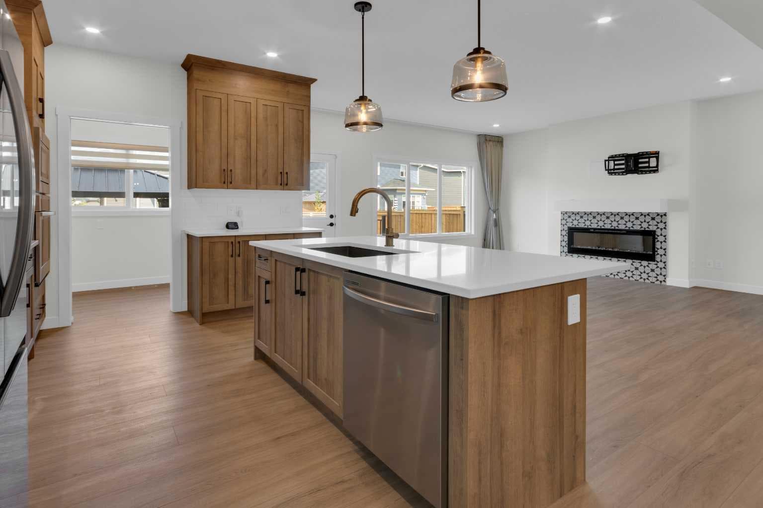 541 Baywater Manor SW — photo 3