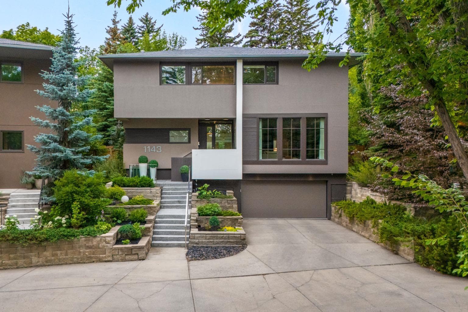 1143 Sifton Boulevard SW — photo 1