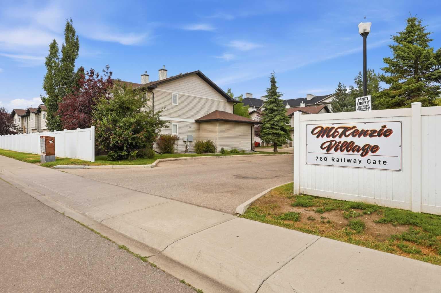 103, 760 Railway Gate SW — photo 2