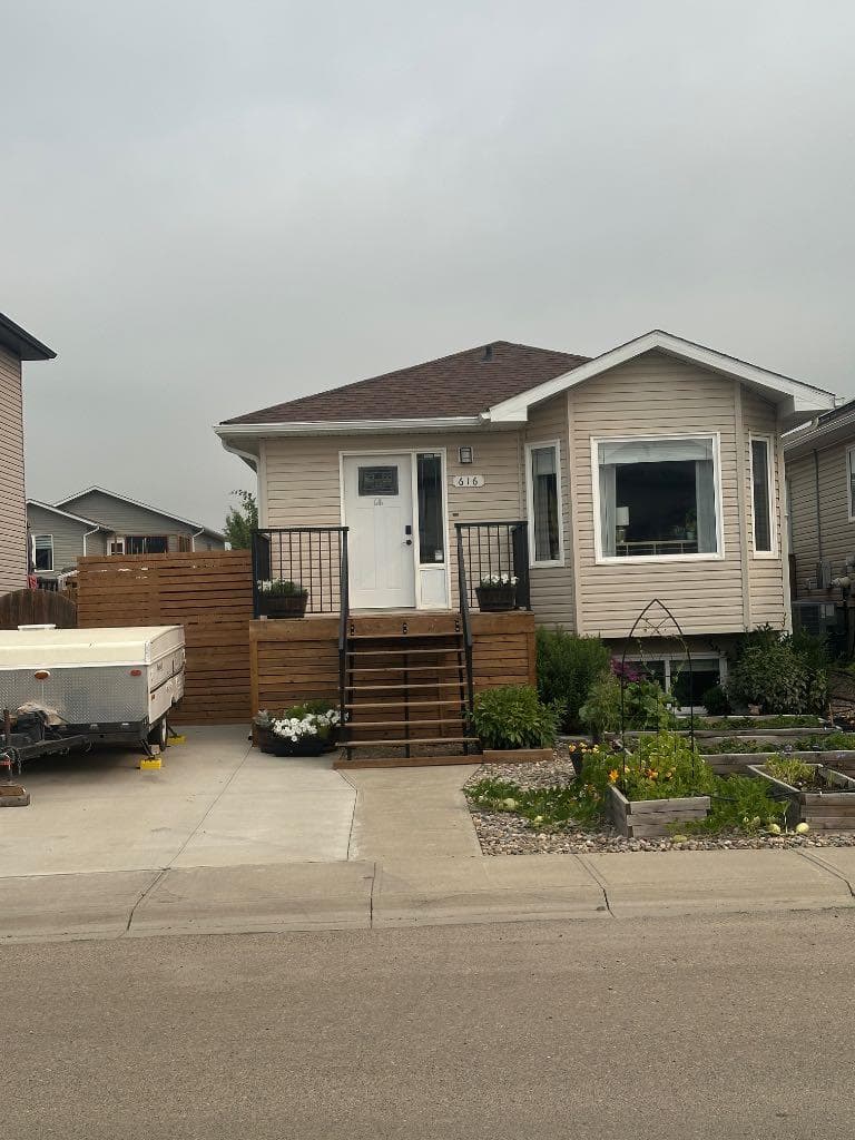 616 Parkside Drive — photo 1