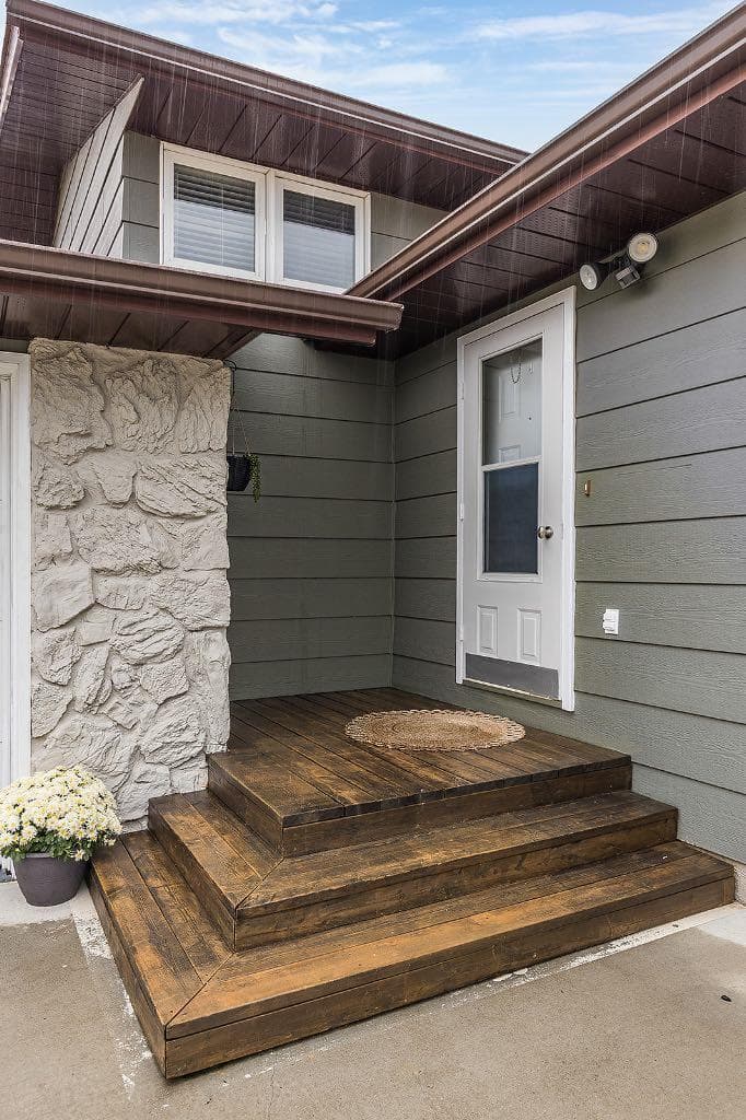 63 Smithson Street SE — photo 2