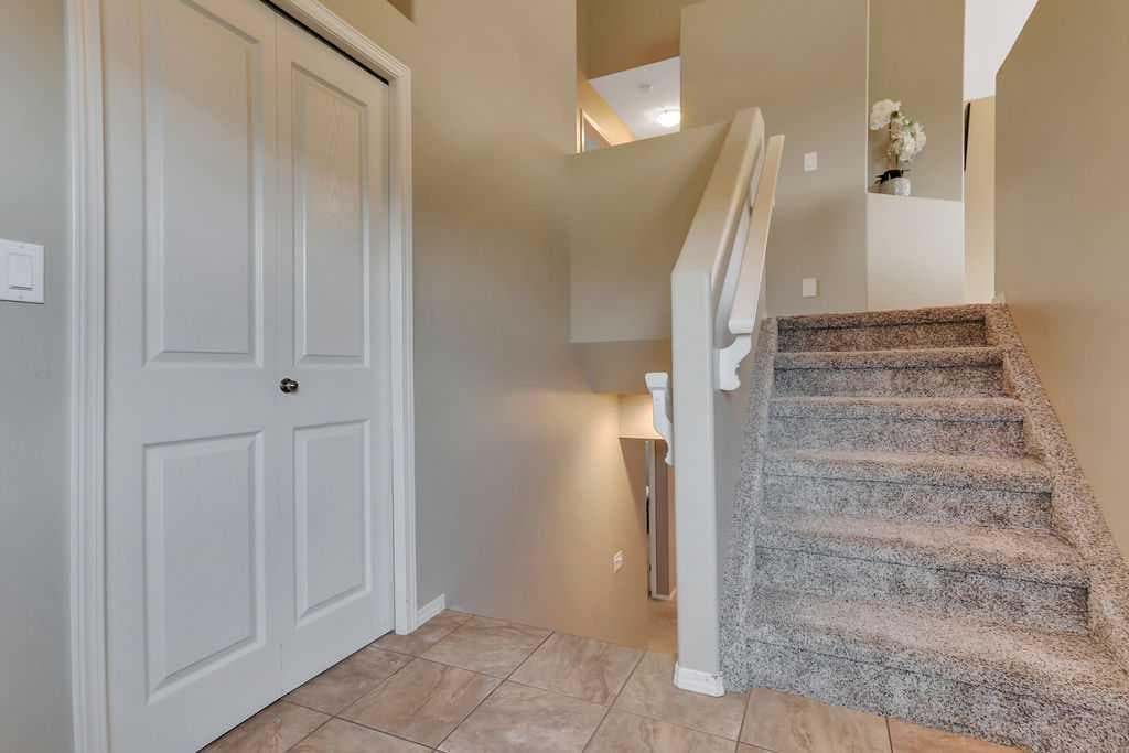 68 Isbister Close — photo 4