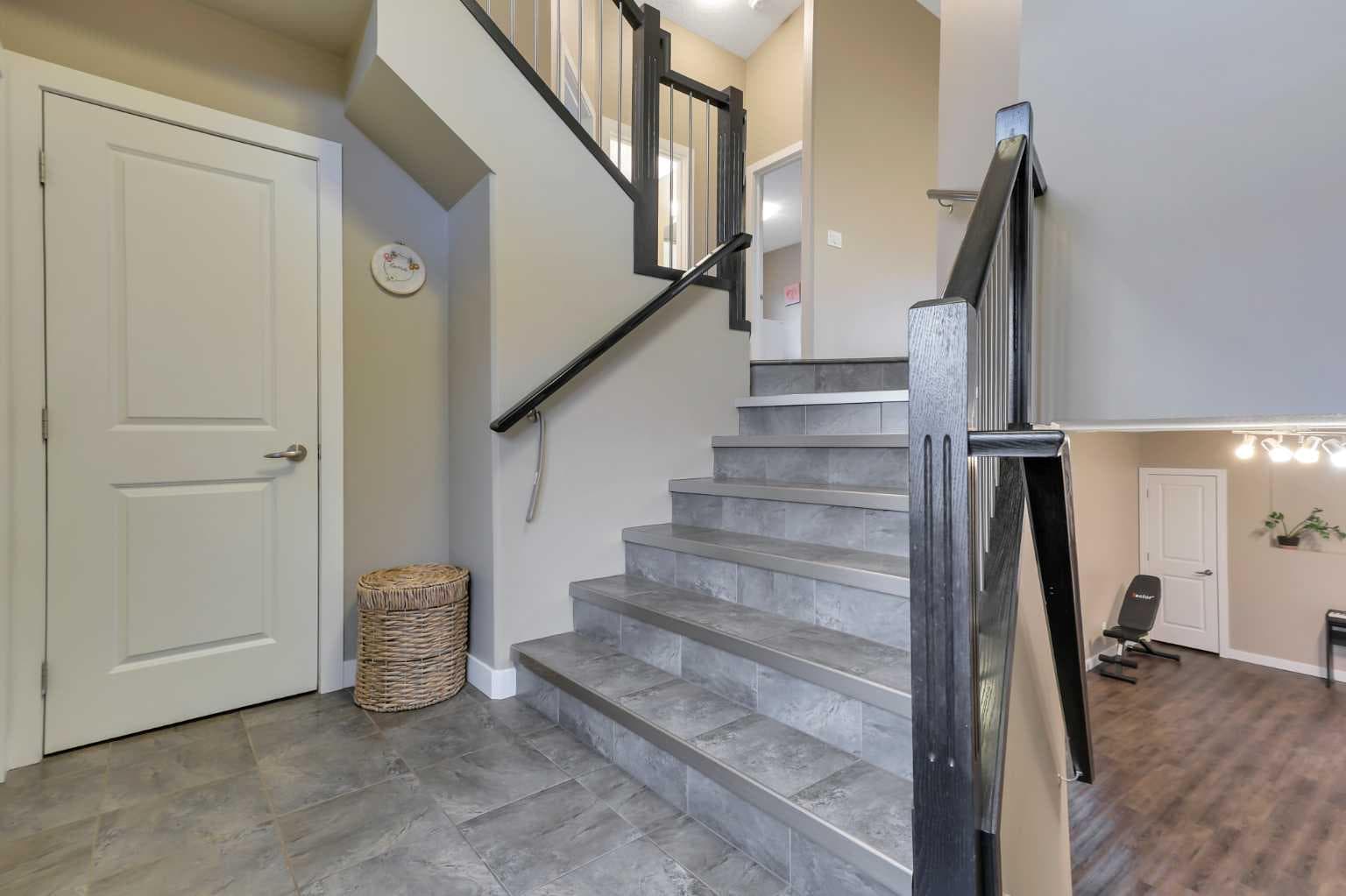 203 Cedar Square — photo 3