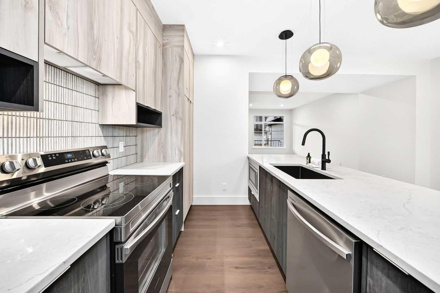 270 Greystone Boulevard — photo 3