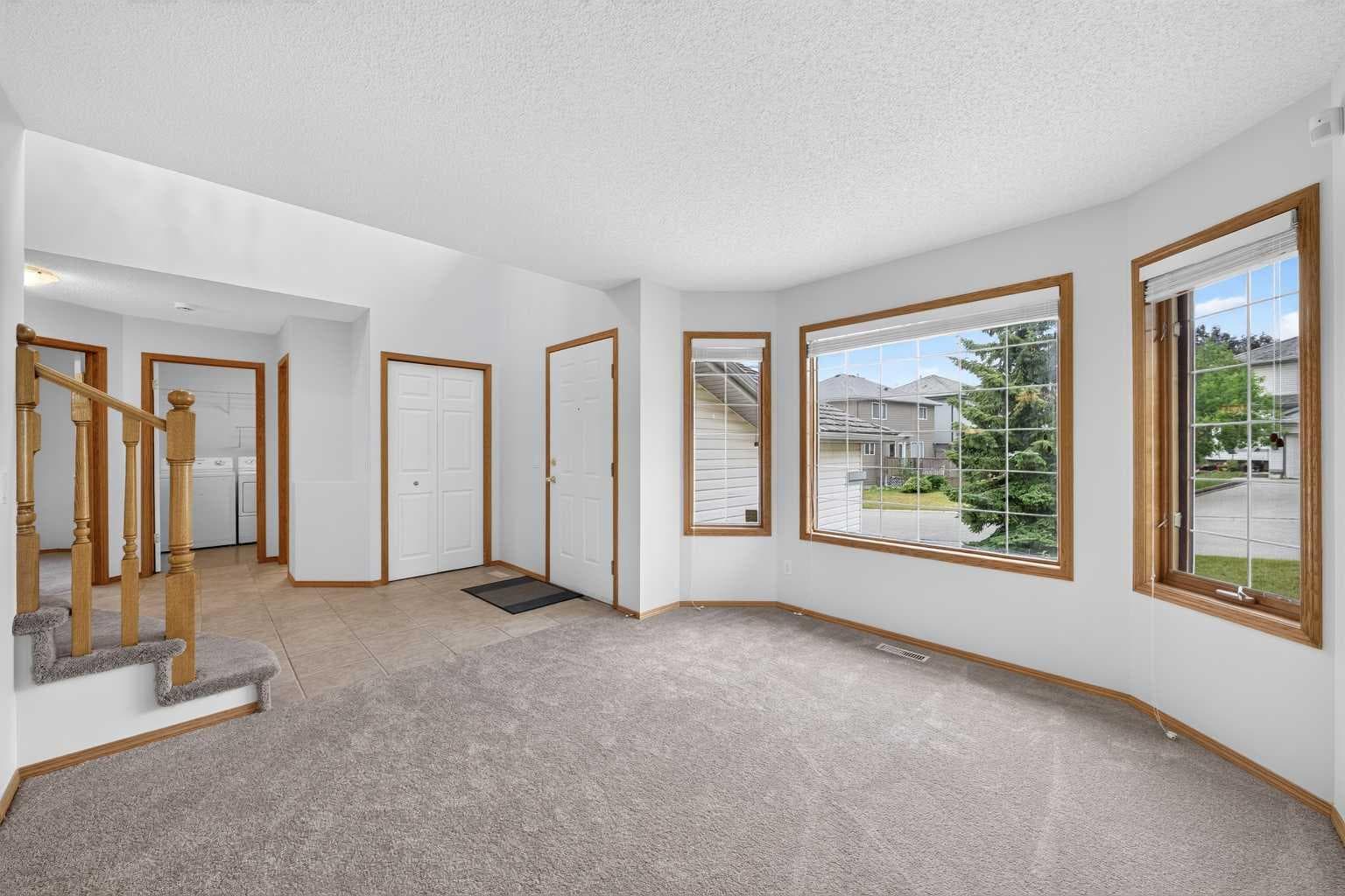 307 Edgeridge Gardens NW — photo 2
