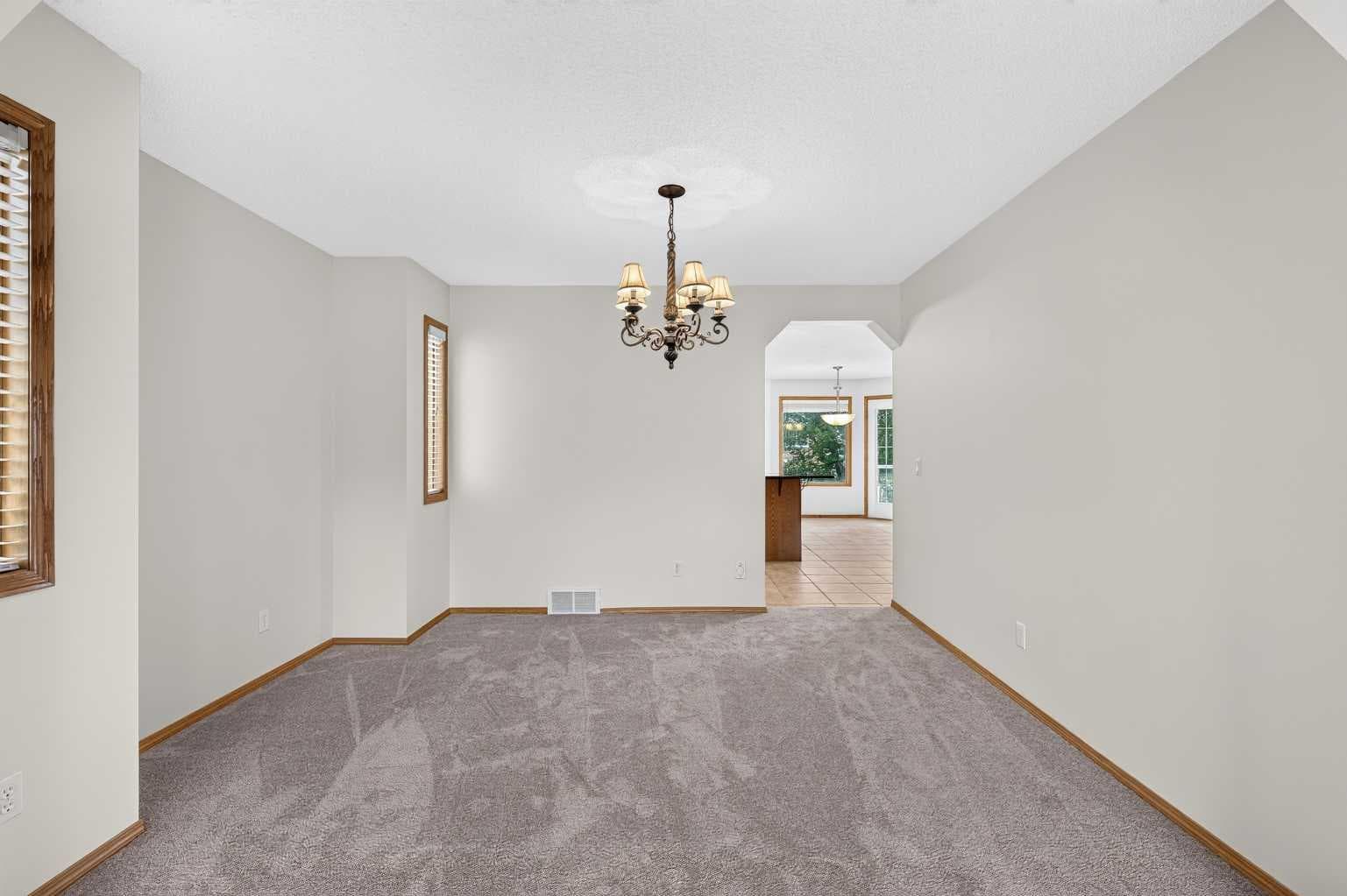 307 Edgeridge Gardens NW — photo 5