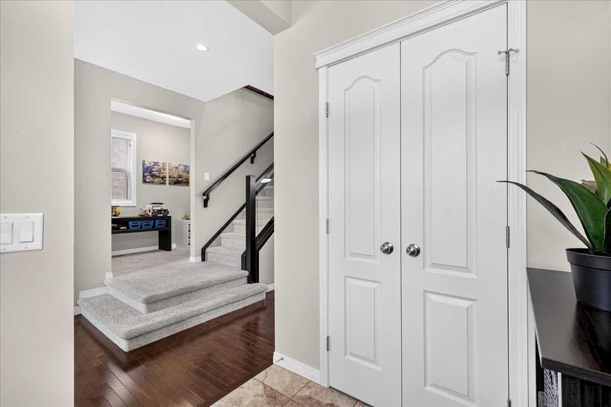 60 Mahogany Grove SE — photo 4