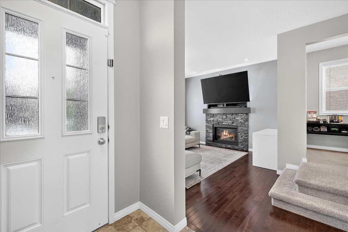 60 Mahogany Grove SE — photo 5