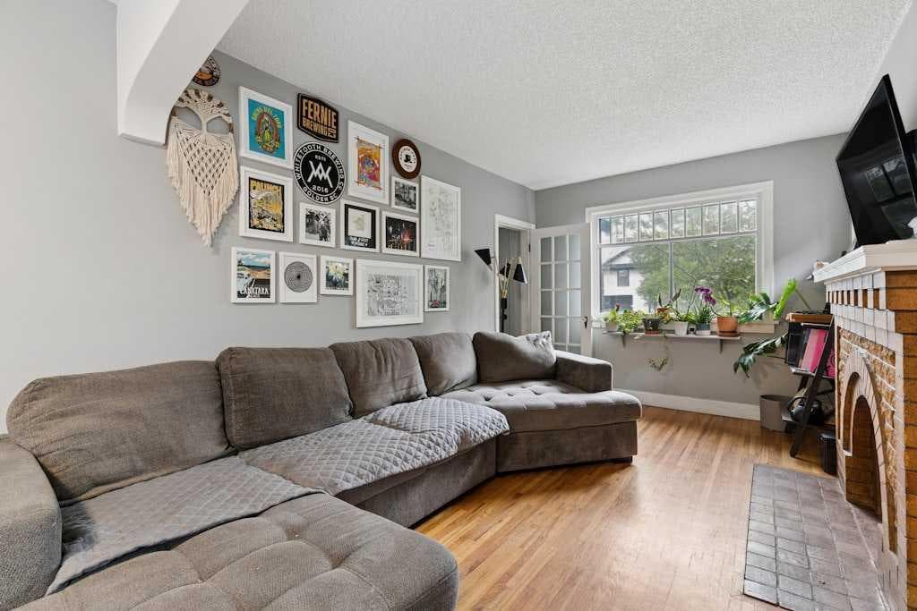 2115 14 Street SW — photo 5