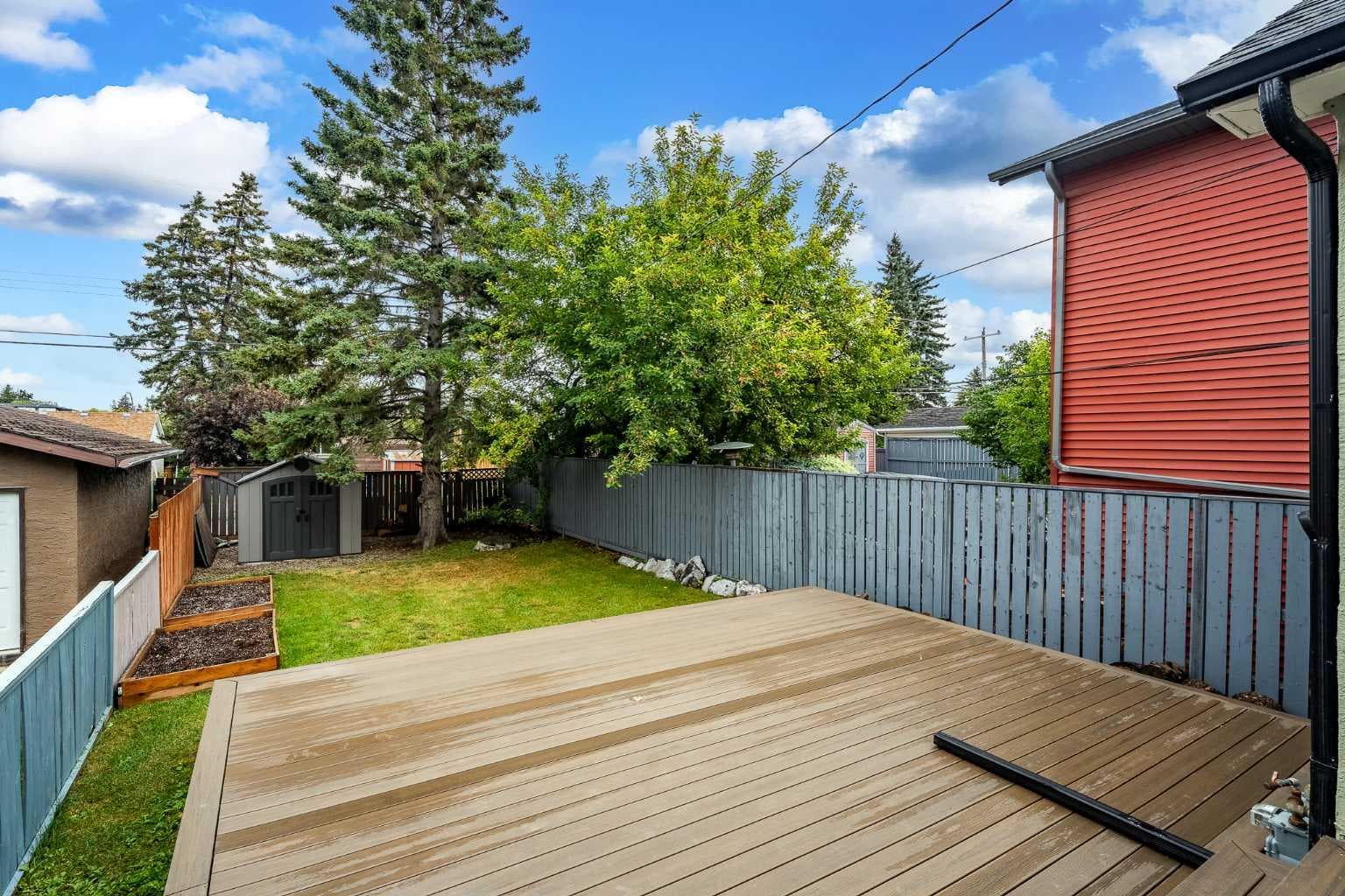 224 30 Avenue NE — photo 3
