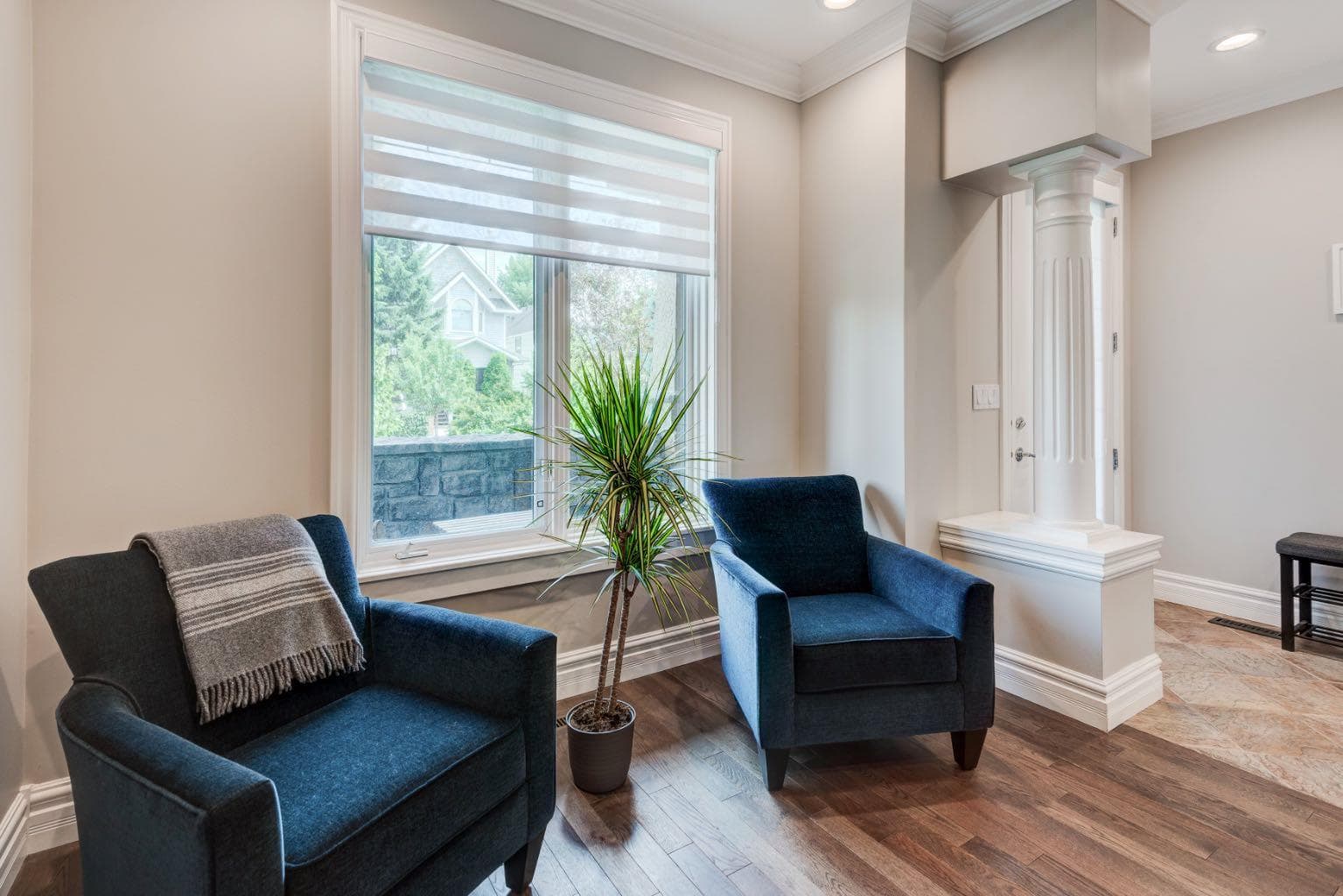 115 15 Street NW — photo 5
