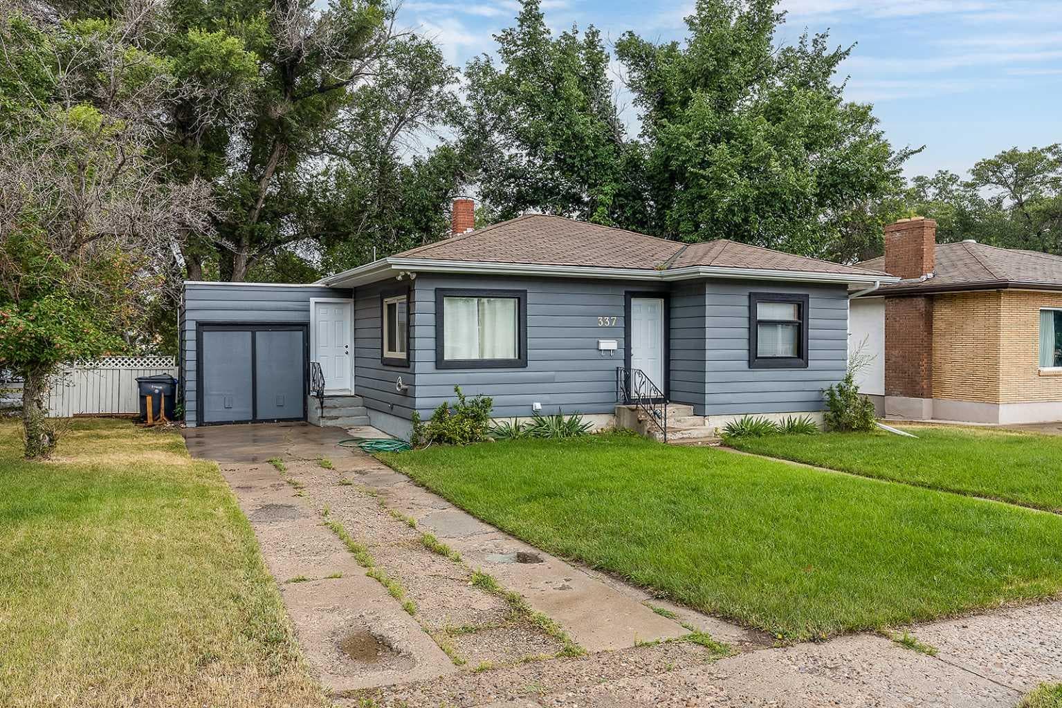 337 4 Street SW — photo 2