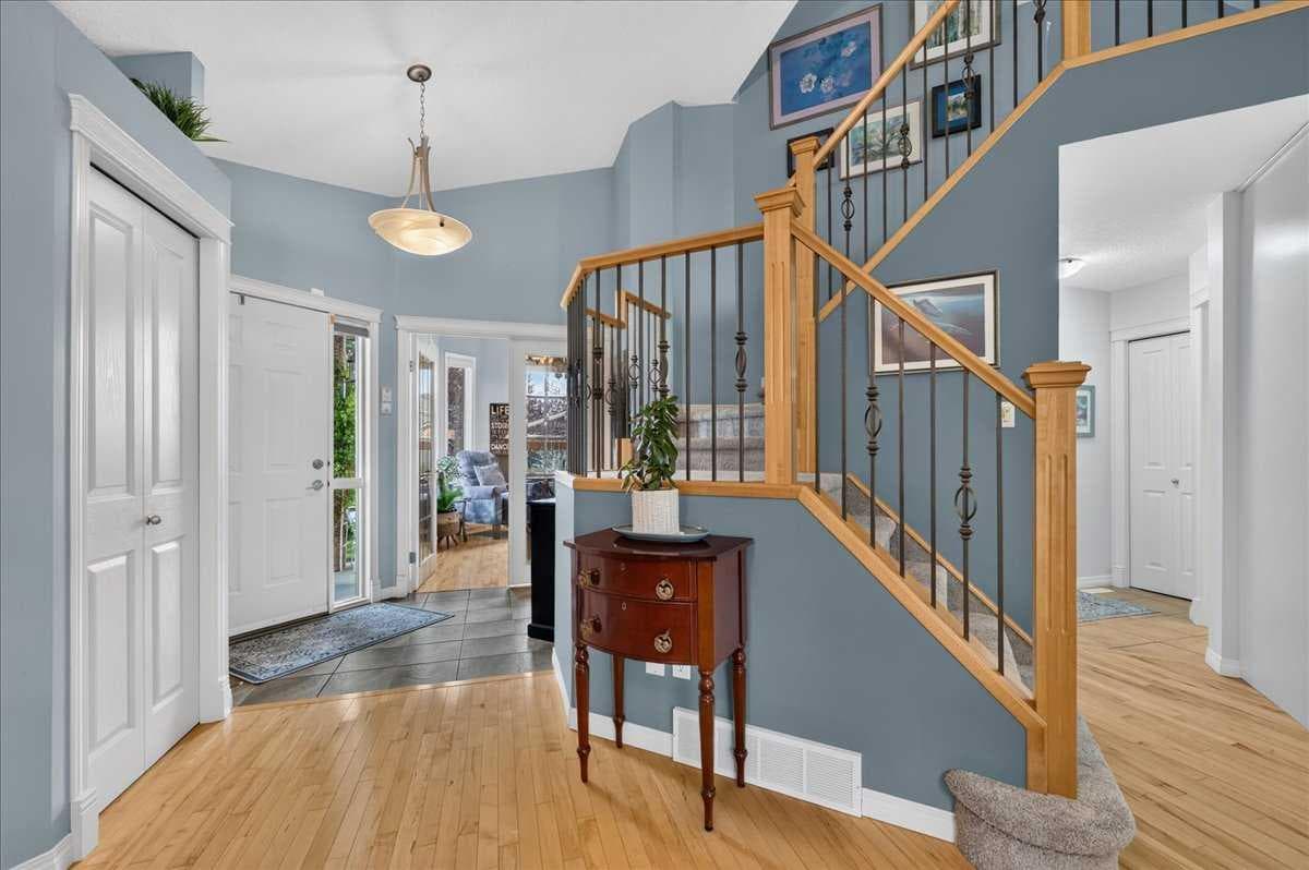 248 Springbank Villas SW — photo 2