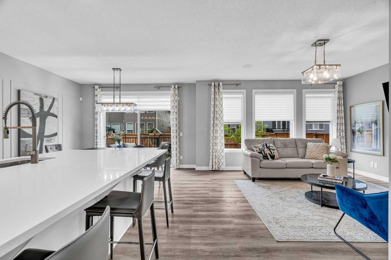 49 Creekside Avenue SW — photo 2