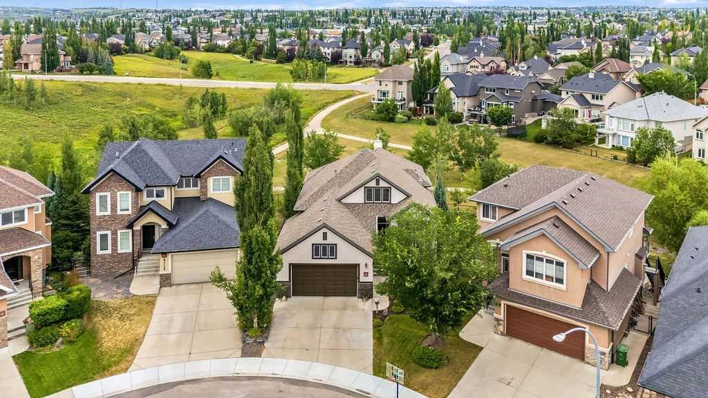 22 Tuscany Estates Crescent NW — photo 3