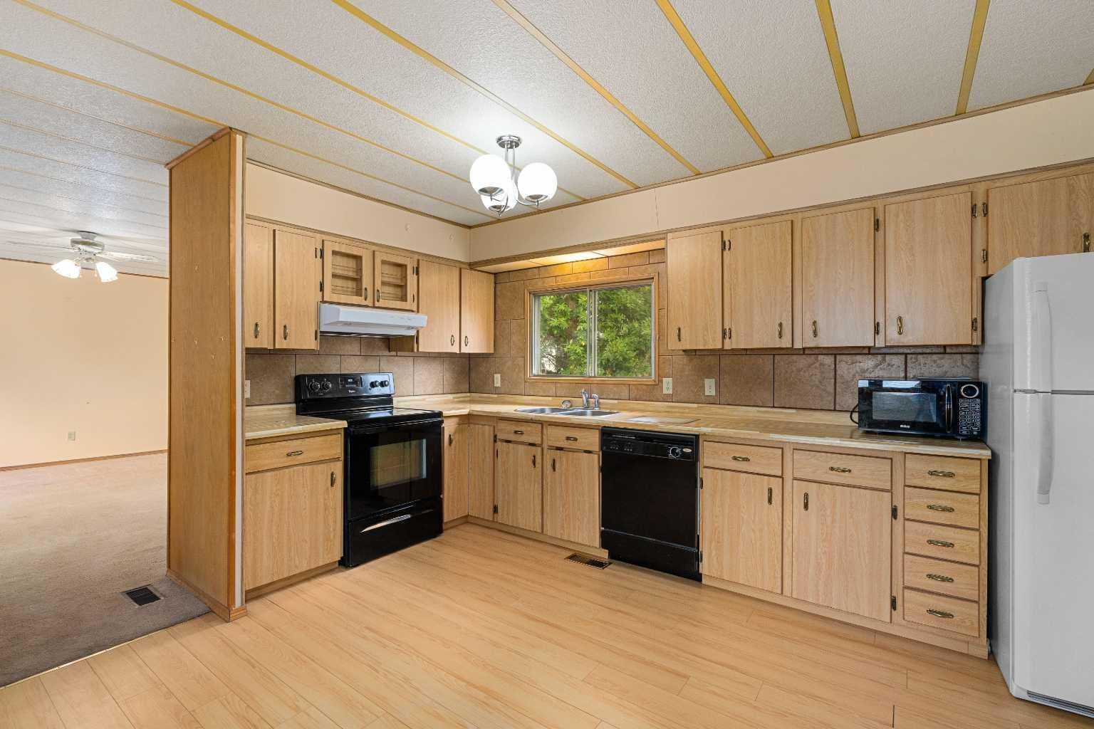 364 Burroughs Circle NE — photo 5