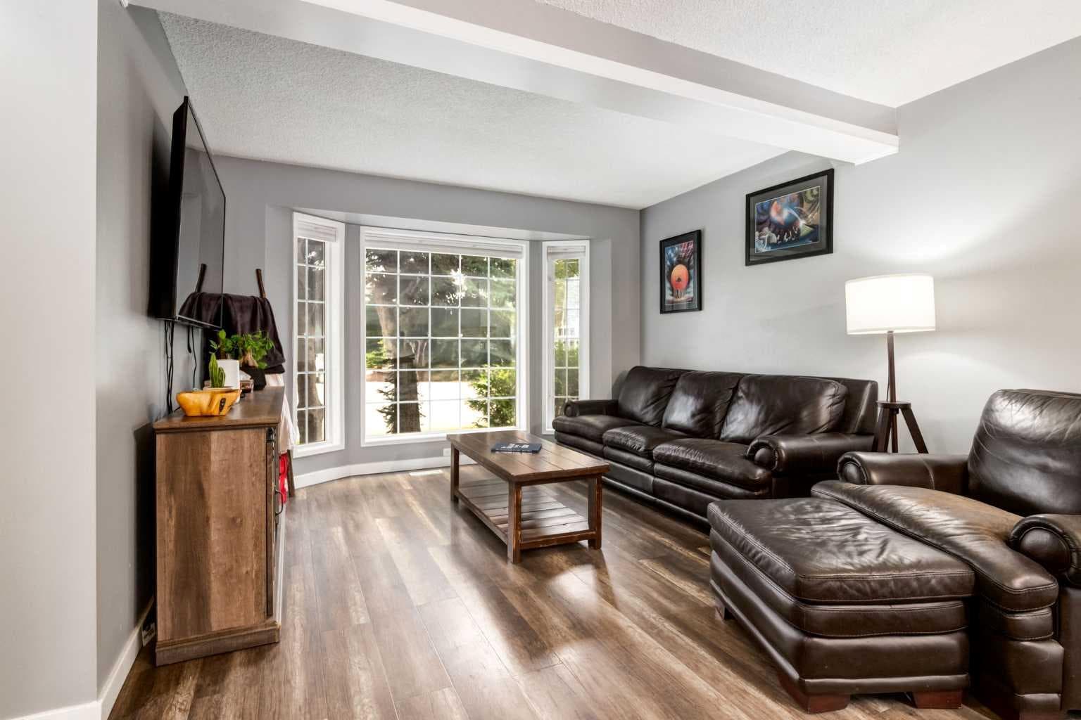 339 Coverdale Court NE — photo 3