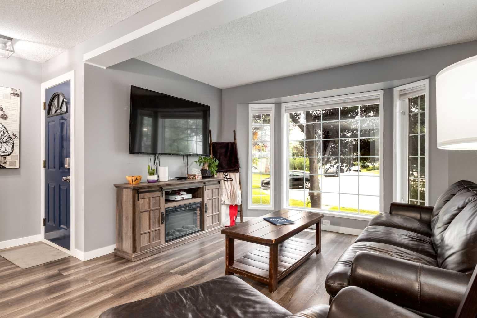 339 Coverdale Court NE — photo 4
