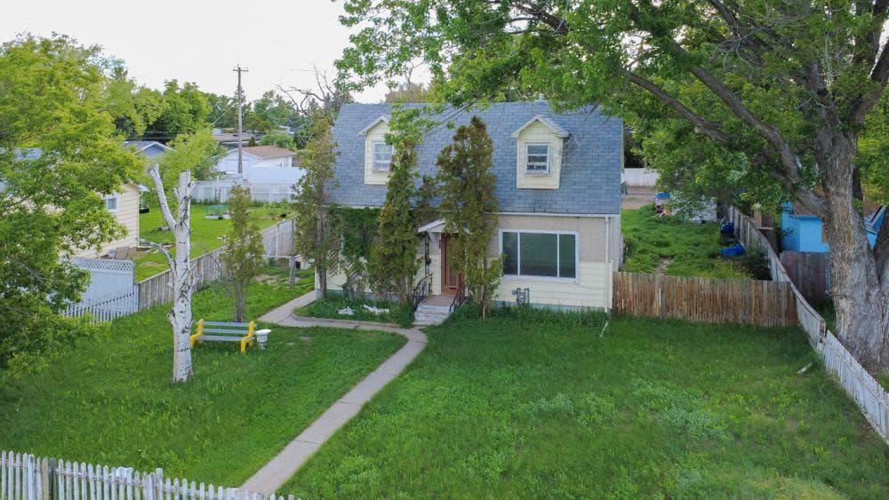 1218 13 Street N — photo 2