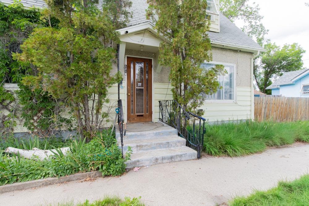 1218 13 Street N — photo 3