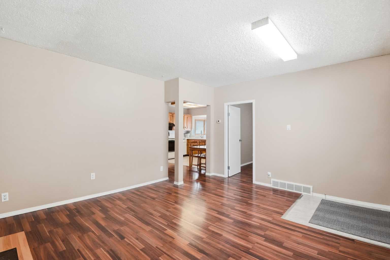 1832 43 Street SE — photo 4