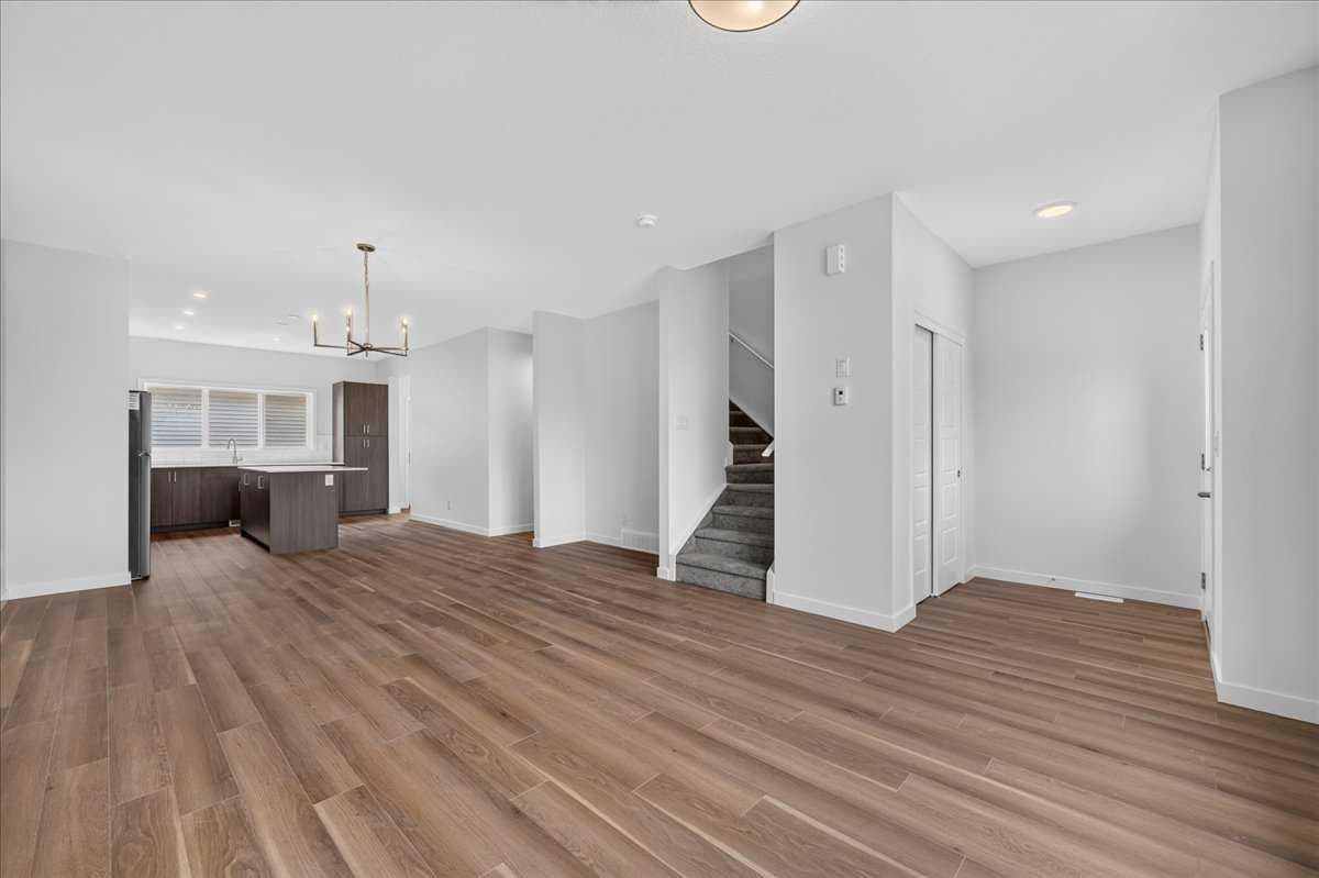 2081 Vantage Way SW — photo 3