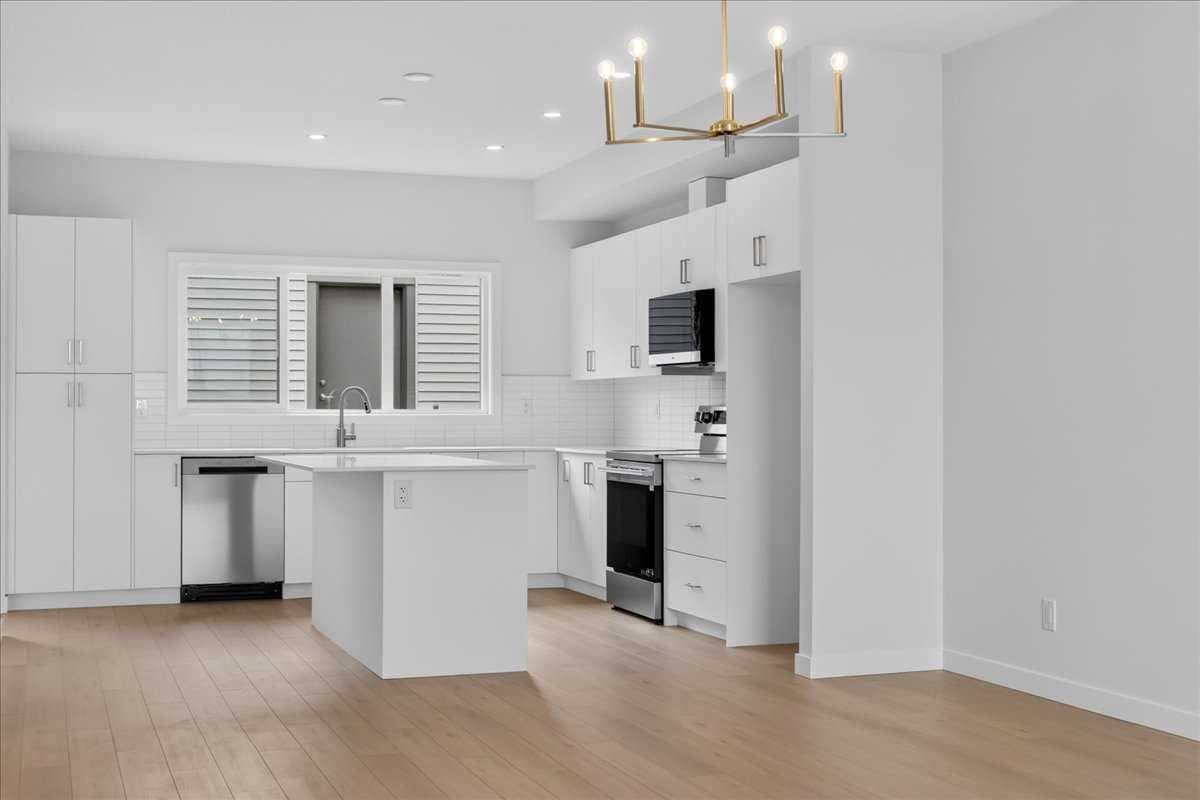 2085 Vantage Way SW — photo 4