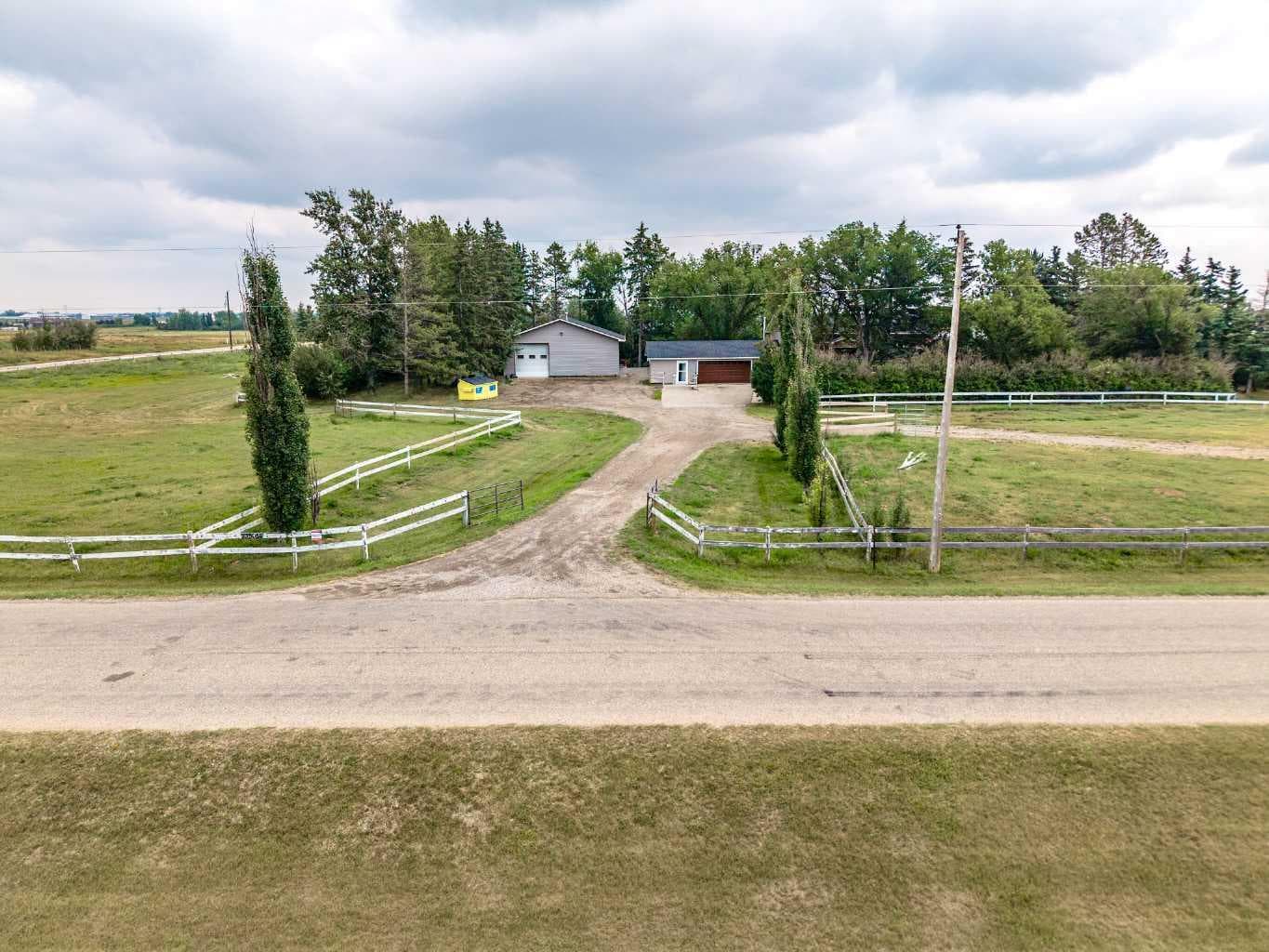 235084 Range Road 275A — photo 3
