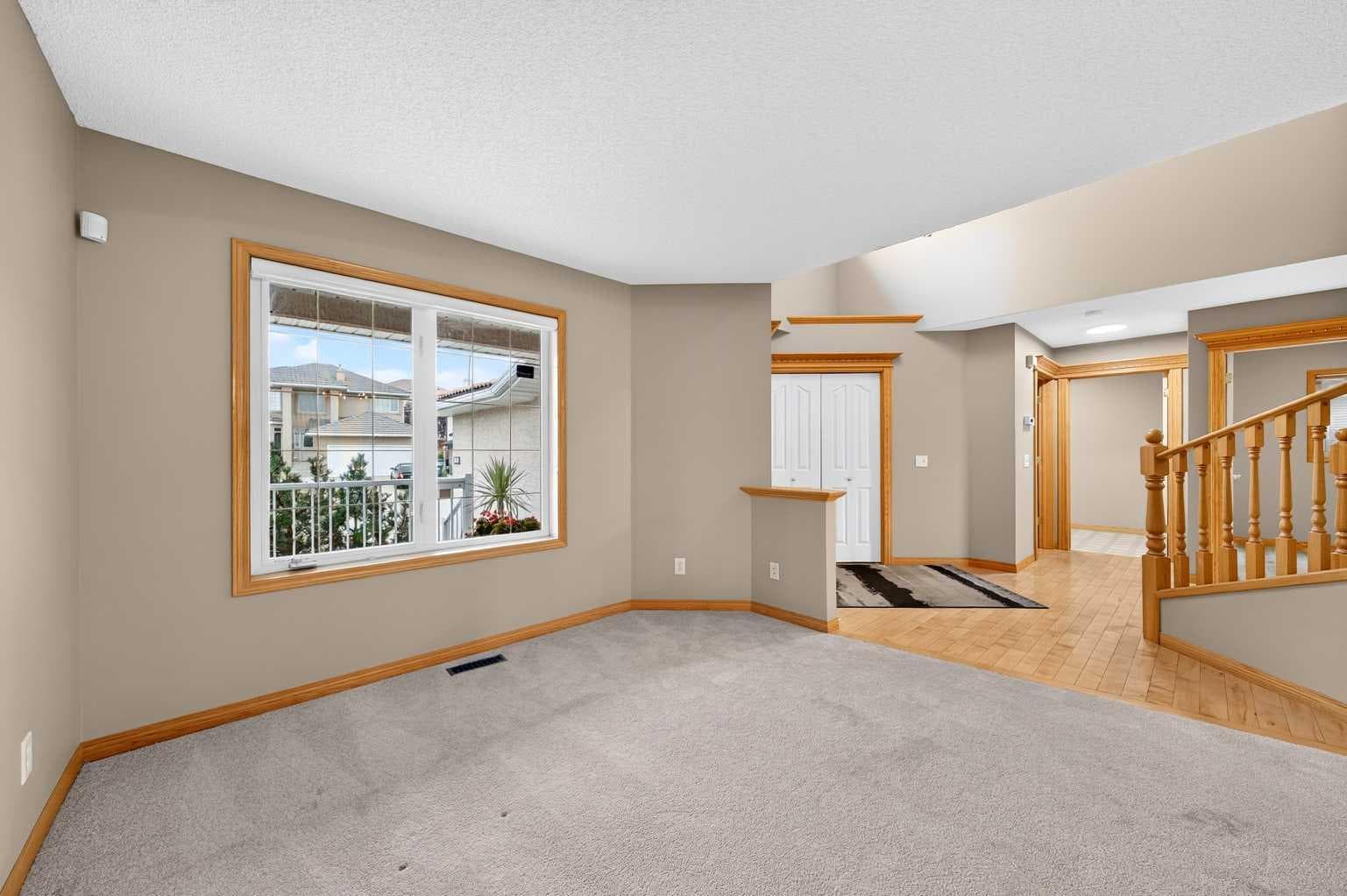 78 Hampstead View NW — photo 3
