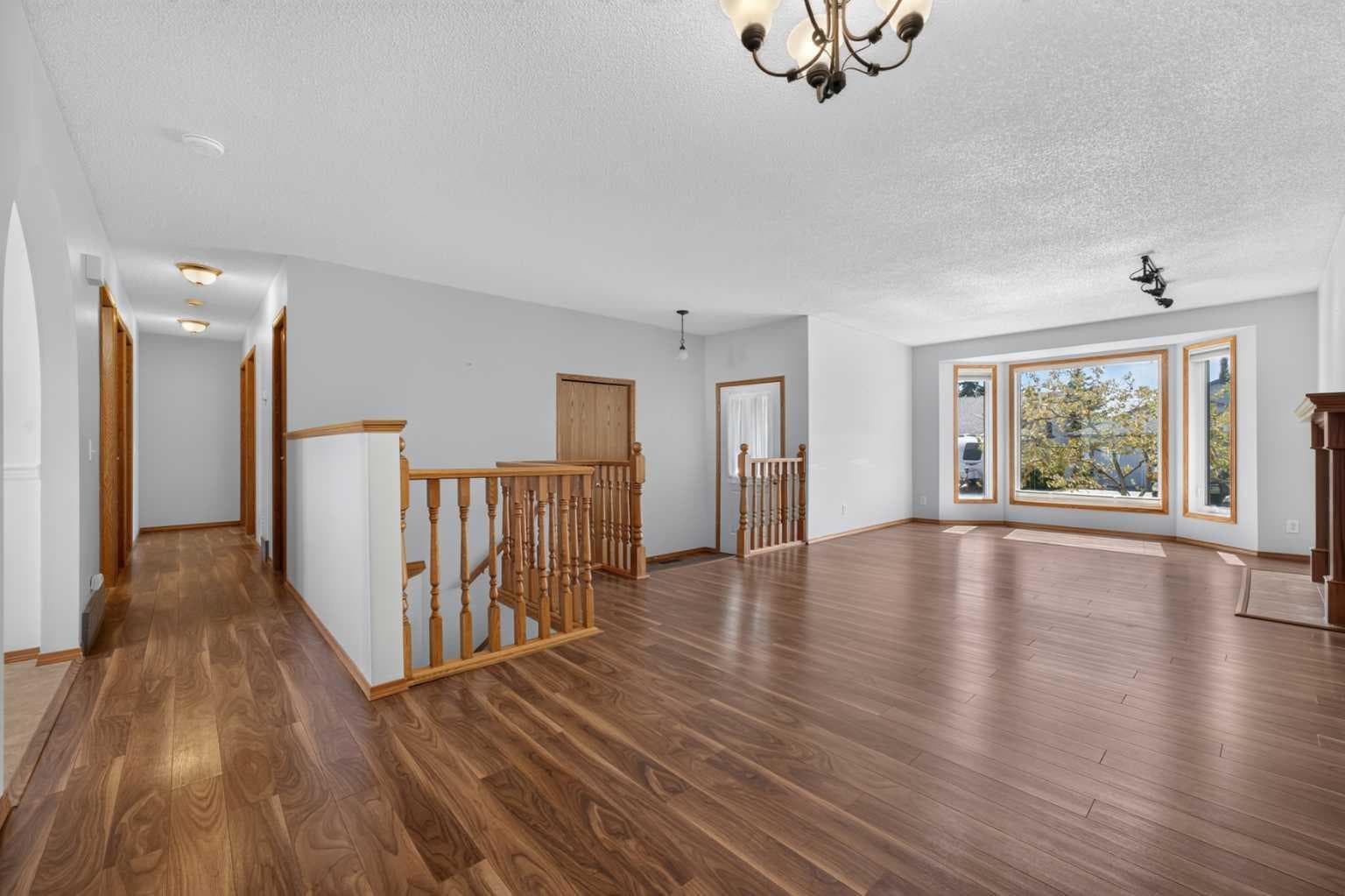 42 West Boothby Crescent — photo 5