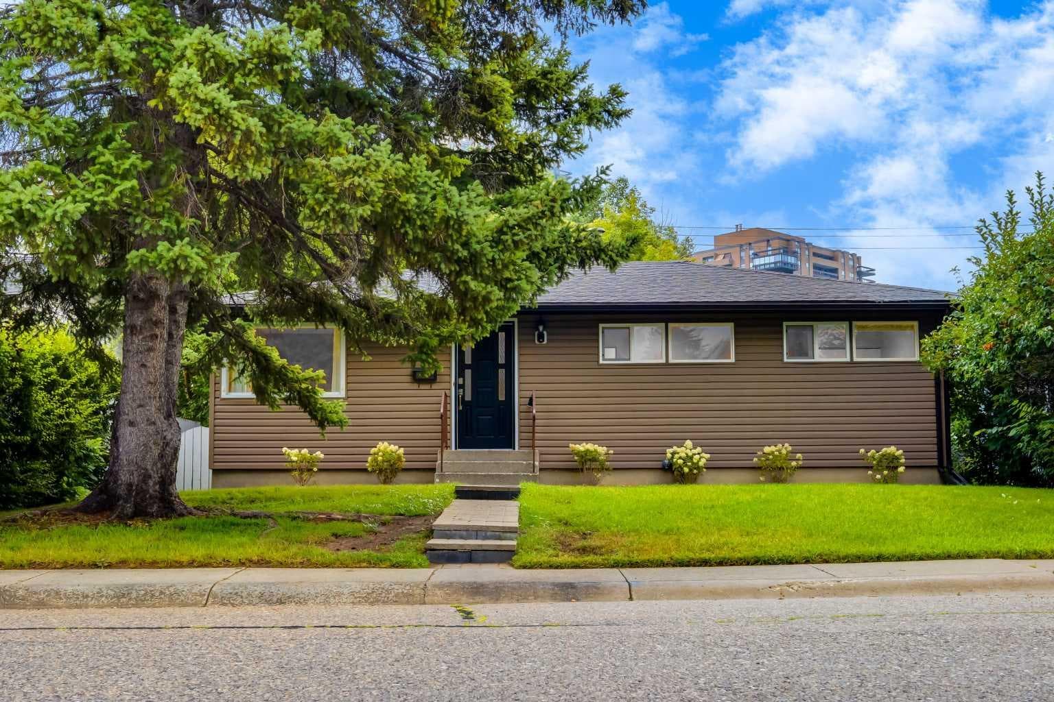 30 Hutton Place SW — photo 1