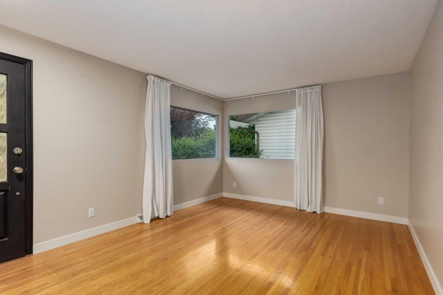 30 Hutton Place SW — photo 3
