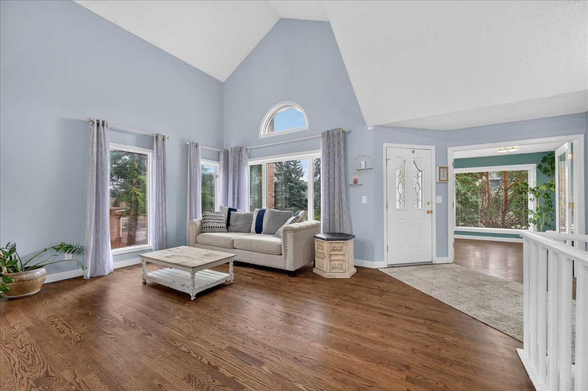 876 Shawnee Drive SW — photo 4
