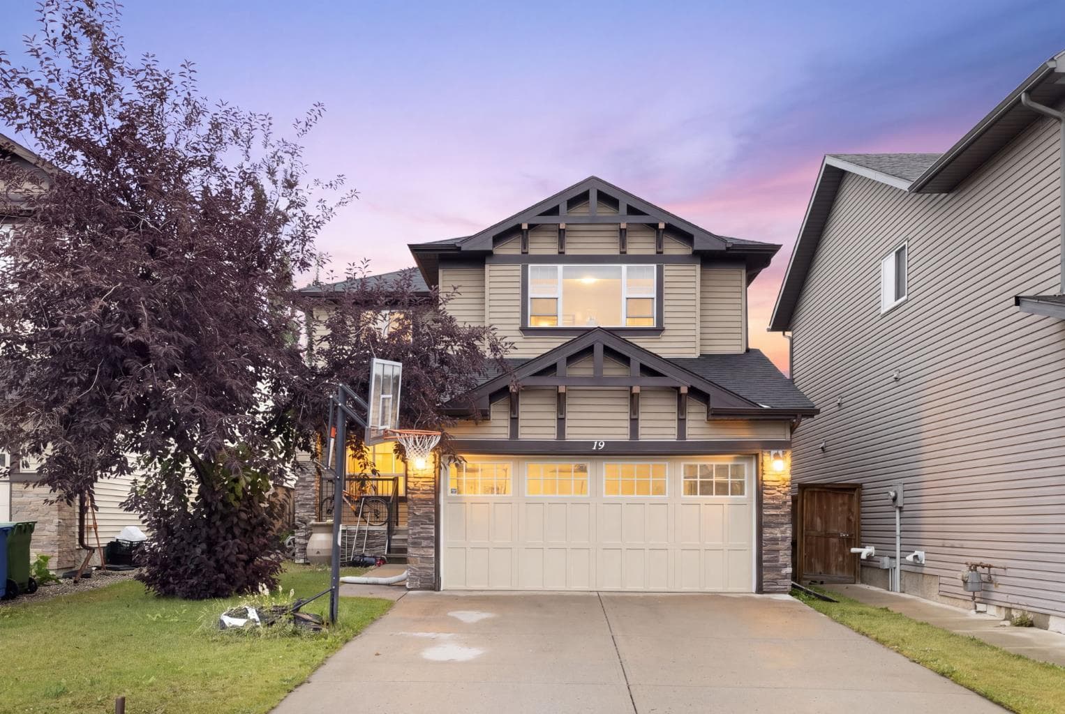 19 Silverado Skies Bay SW — photo 1