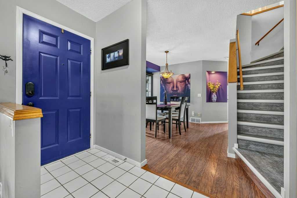 83 Millrise Crescent SW — photo 5