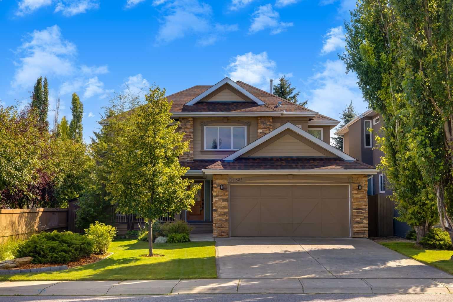 1527 Evergreen Drive SW — photo 1