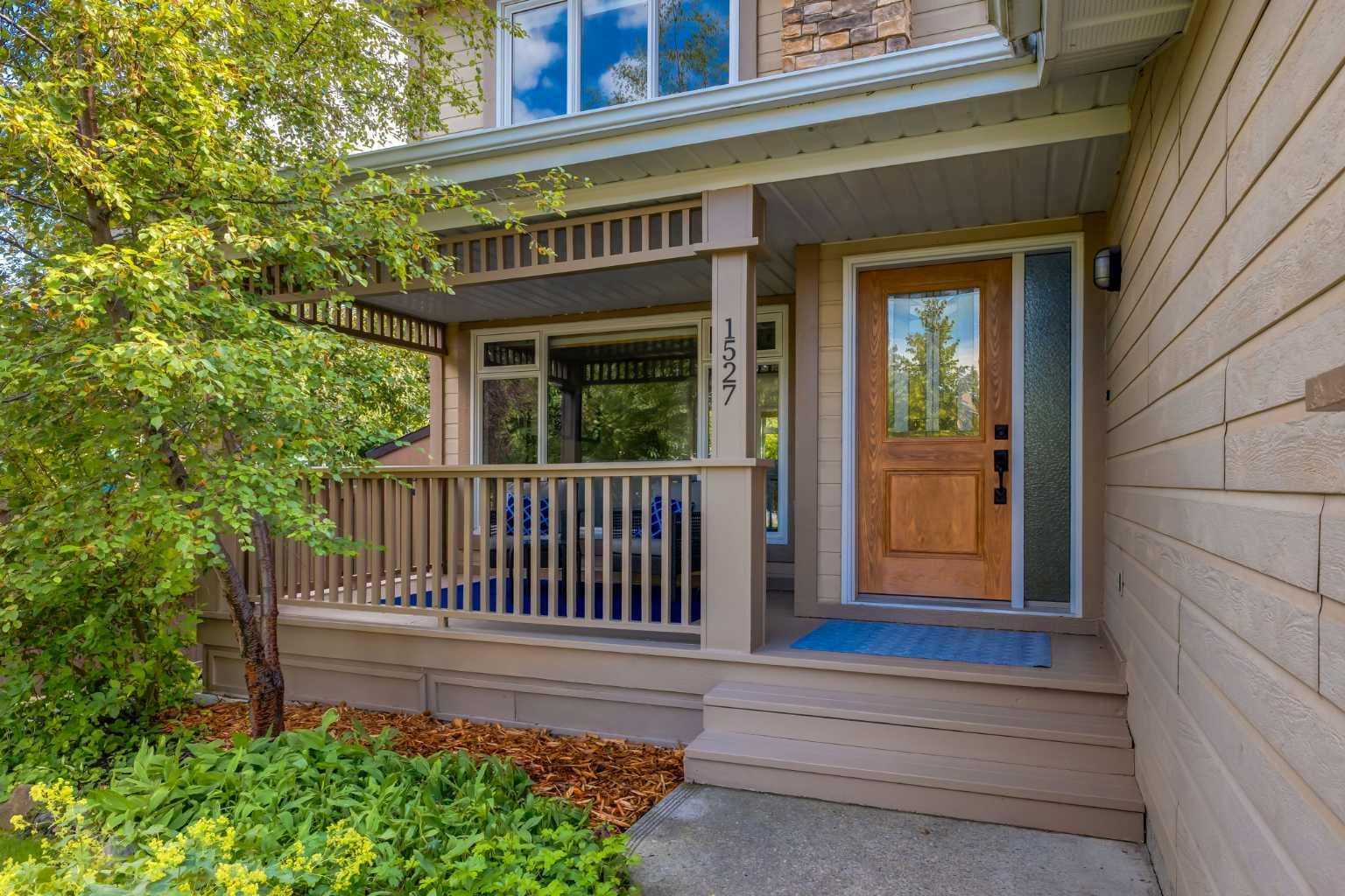 1527 Evergreen Drive SW — photo 3