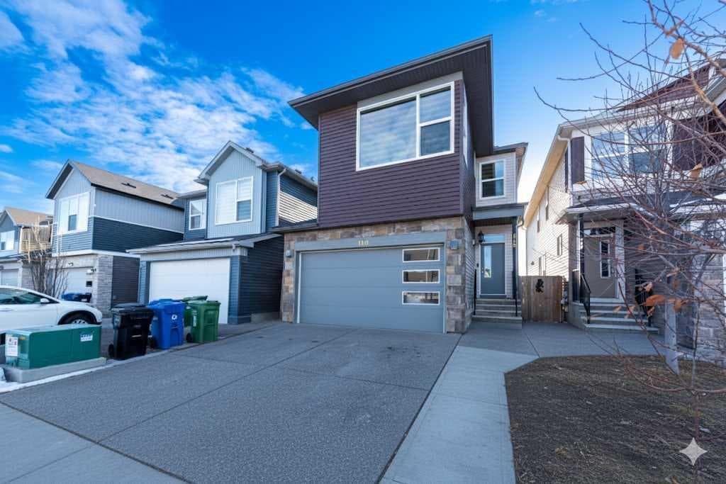 115 Savanna Parade NE — photo 1