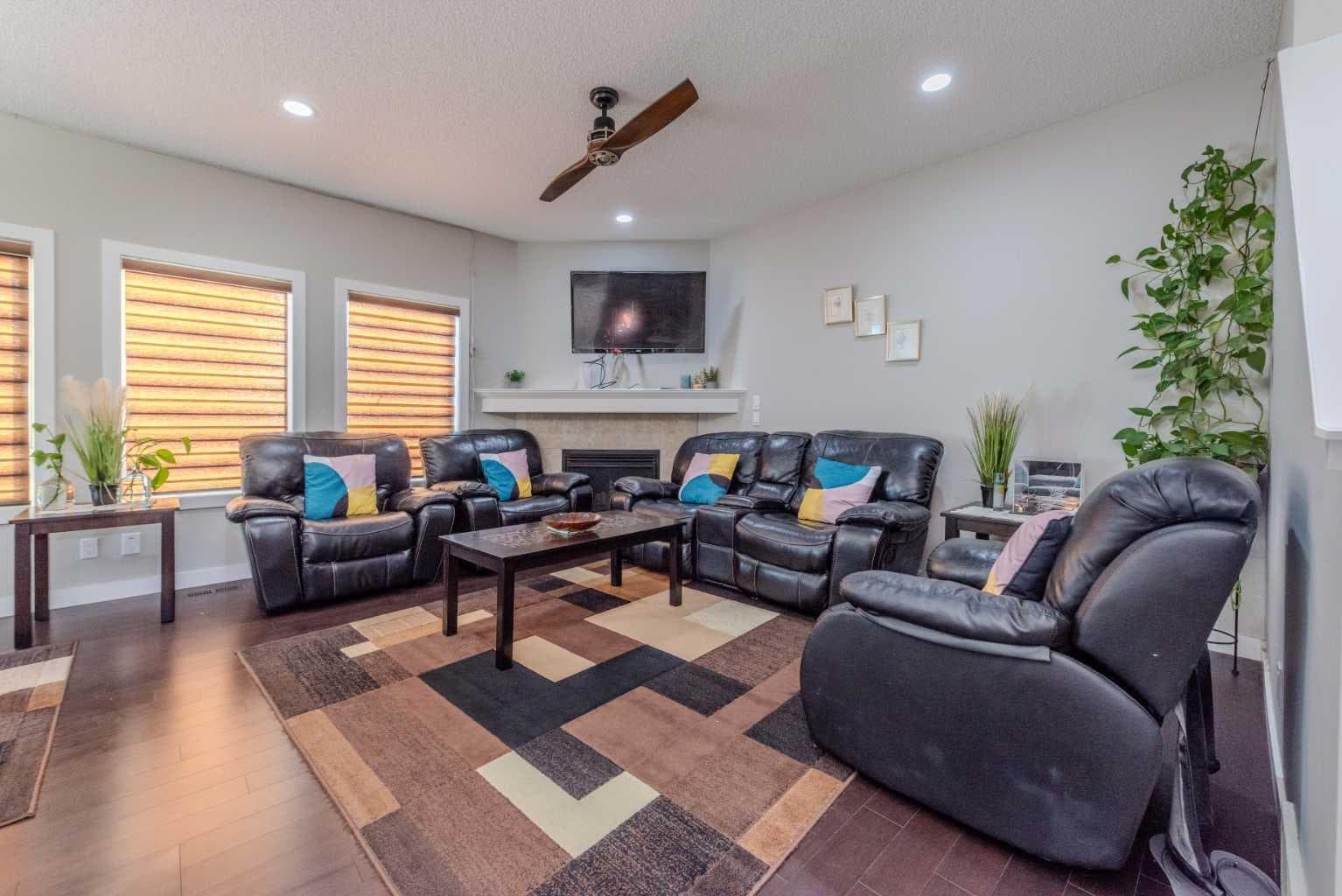 115 Savanna Parade NE — photo 4