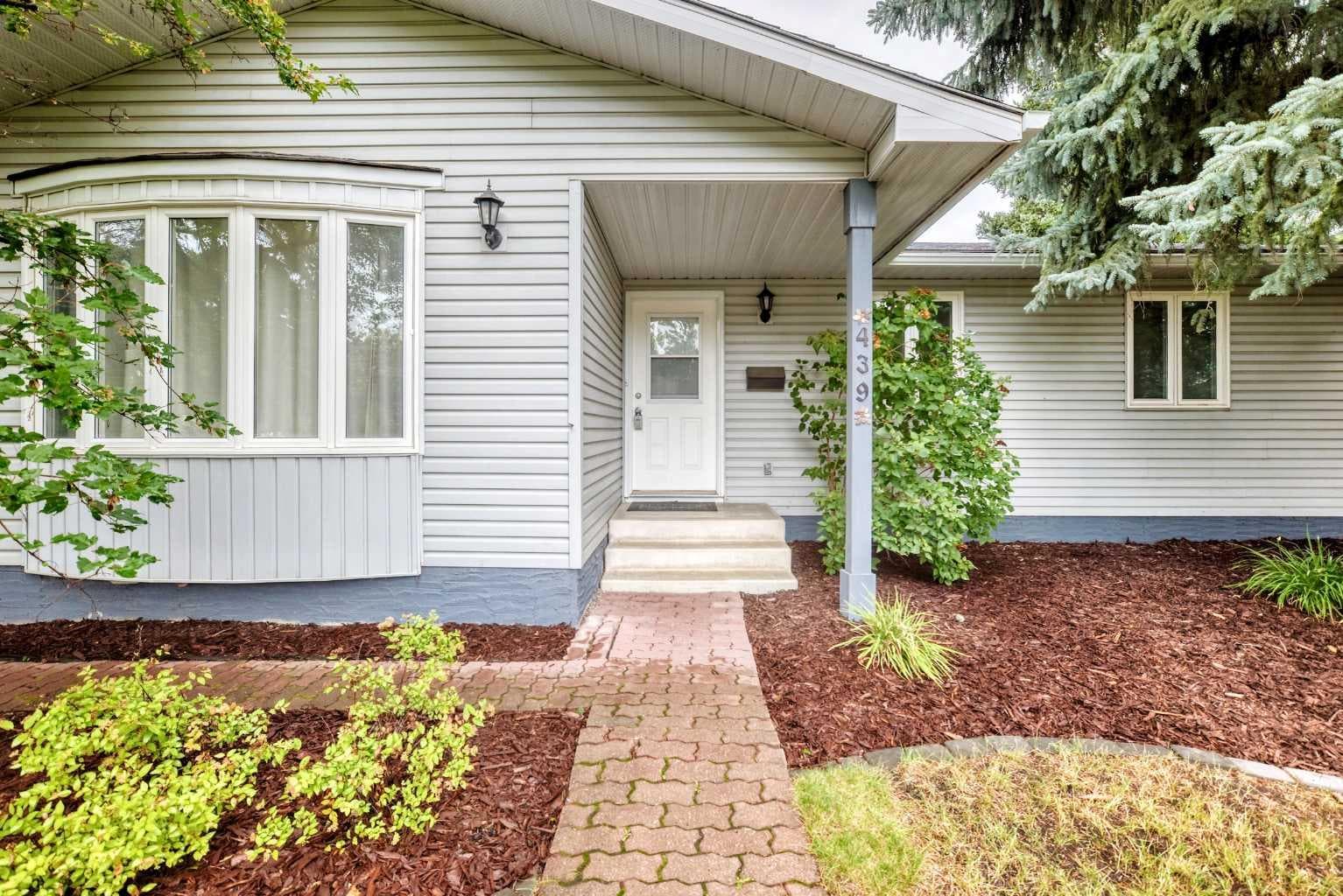 439 Queen Charlotte Drive SE — photo 3