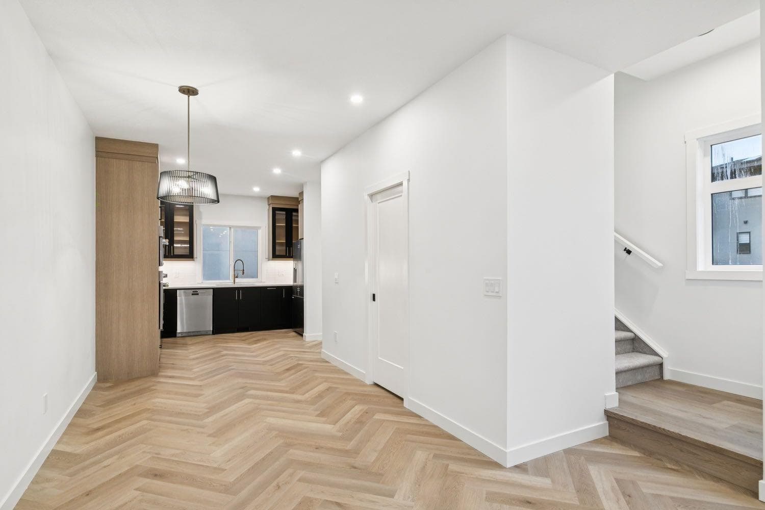 4303 30 Avenue SW — photo 5