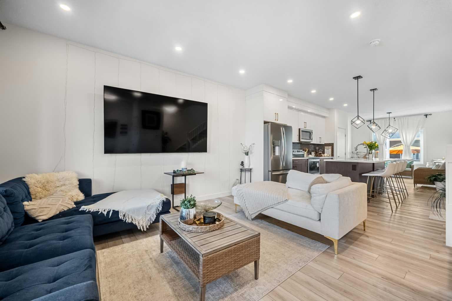 262 Midgrove Mews SW — photo 3