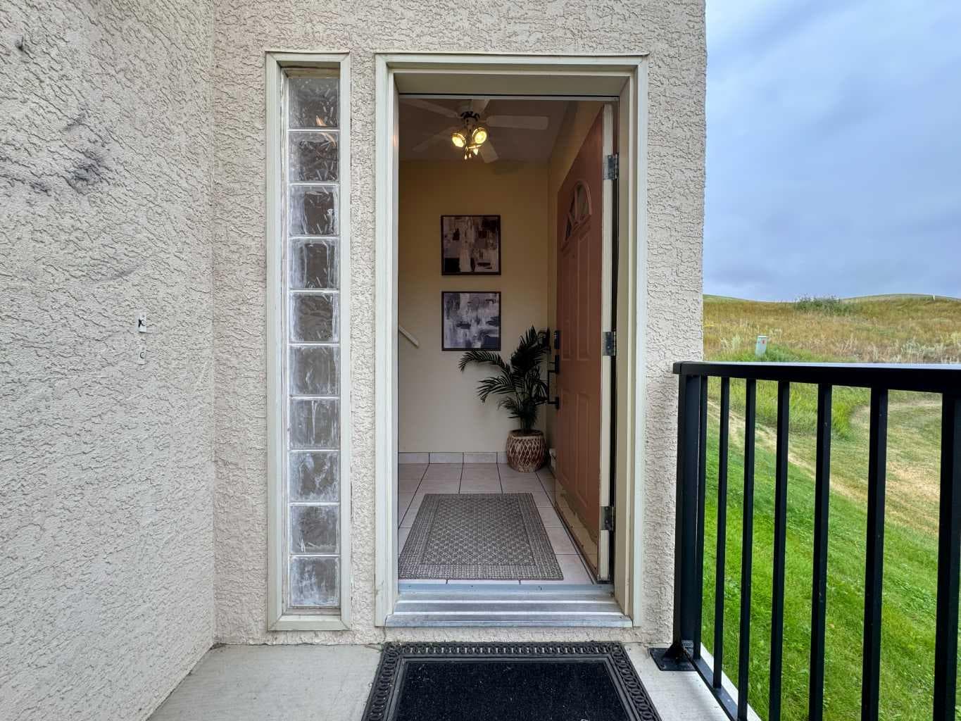 33 Canyon Court W — photo 2