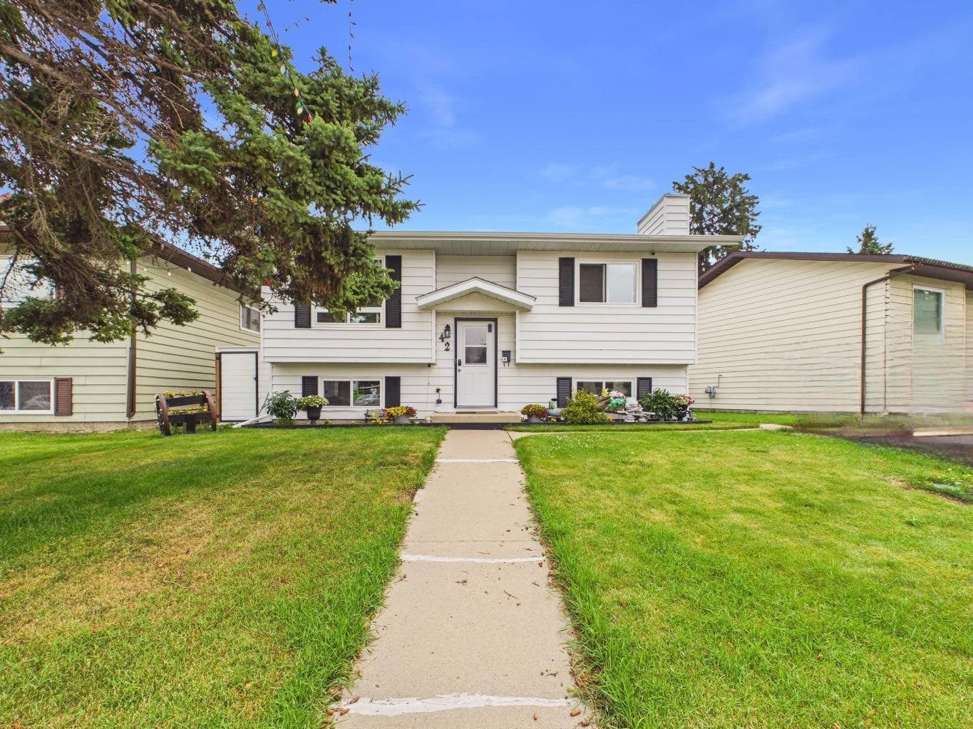 42 Greenham Drive — photo 1