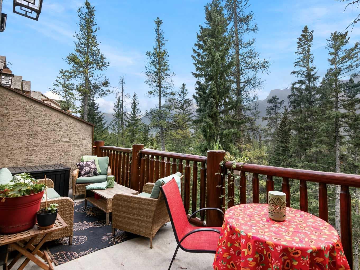 11, 137 Wapiti Close — photo 5