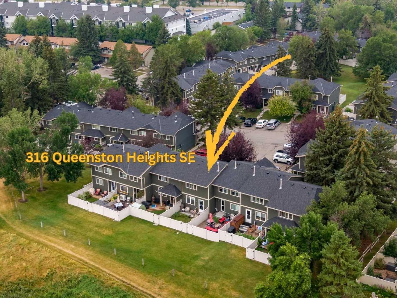 316 Queenston Heights SE — photo 1