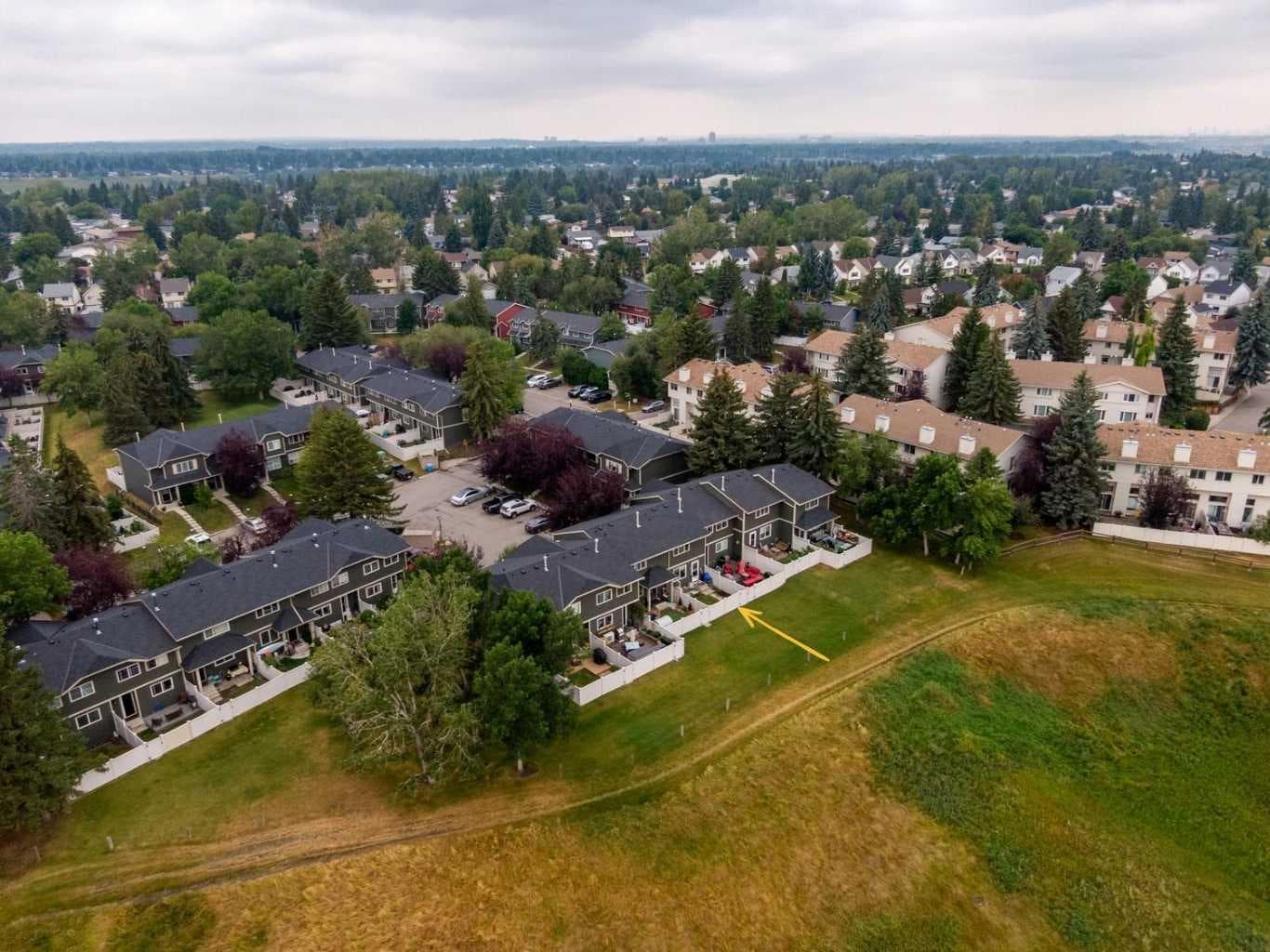316 Queenston Heights SE — photo 2