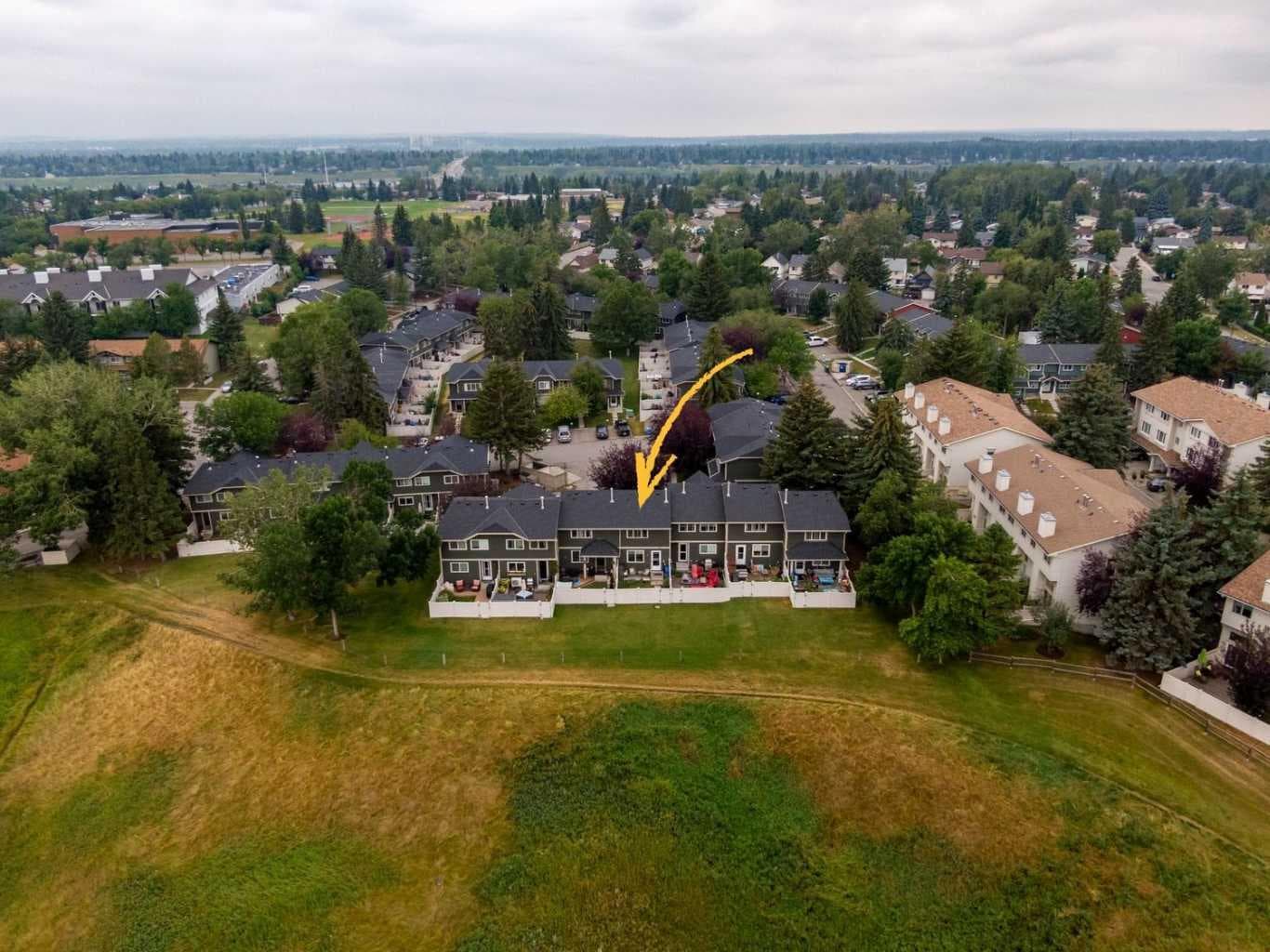 316 Queenston Heights SE — photo 3