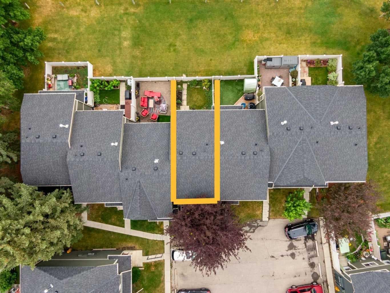 316 Queenston Heights SE — photo 4