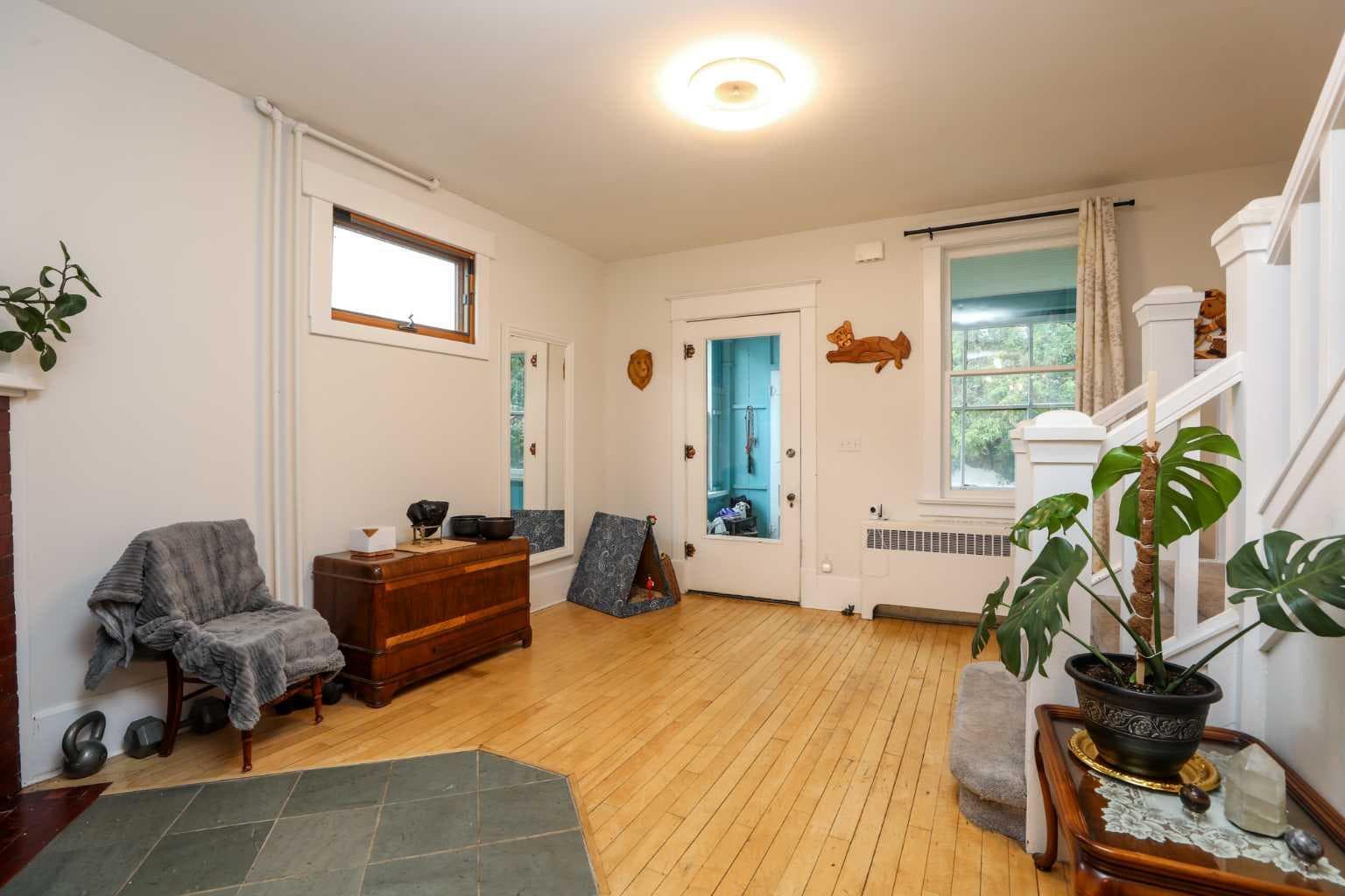 677 Frederick Street — photo 4